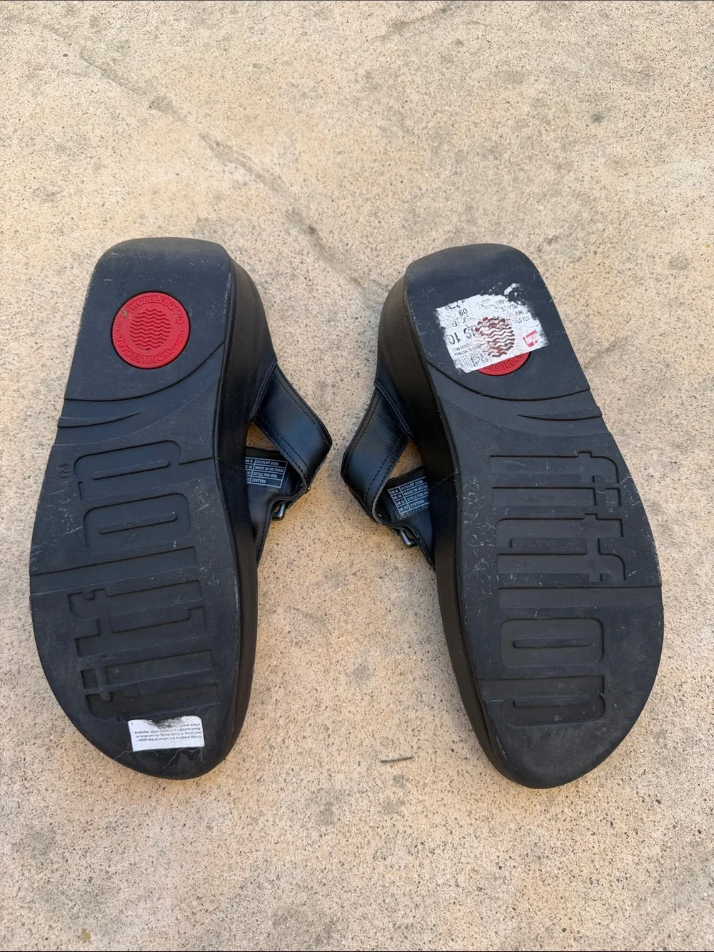 fitflop Women's Black Matte Thong Platform Sandal Size 10